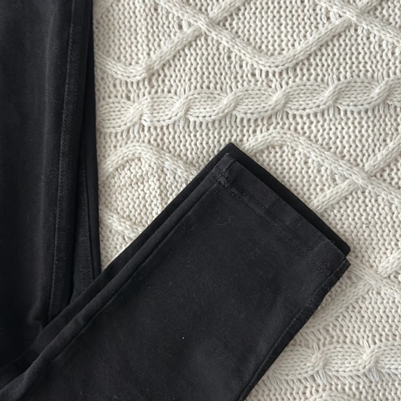 Forever 21 Basic Black Skinny Jeans - Picture 4 of 4